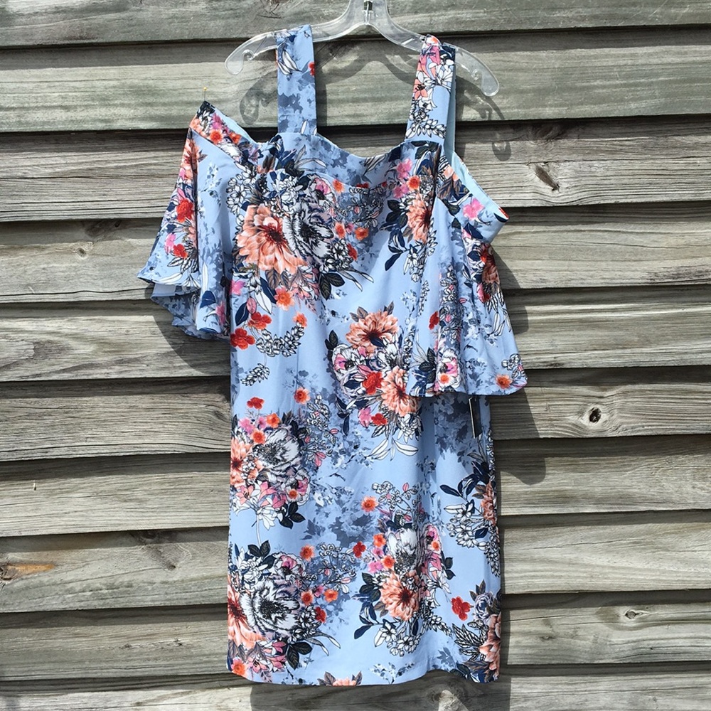 Cold shoulder floral